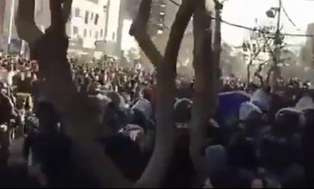 (VIDEO) SOCIJALNI NEMIRI U IRANU: ​Širom zemlje talas protesta protiv vlade!